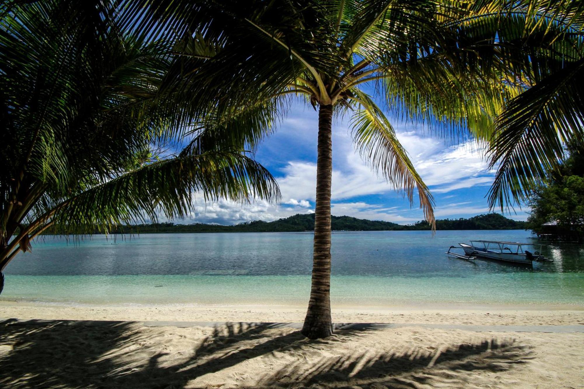 Bolilanga Island Resort - Togean Island Angkayo Luaran gambar
